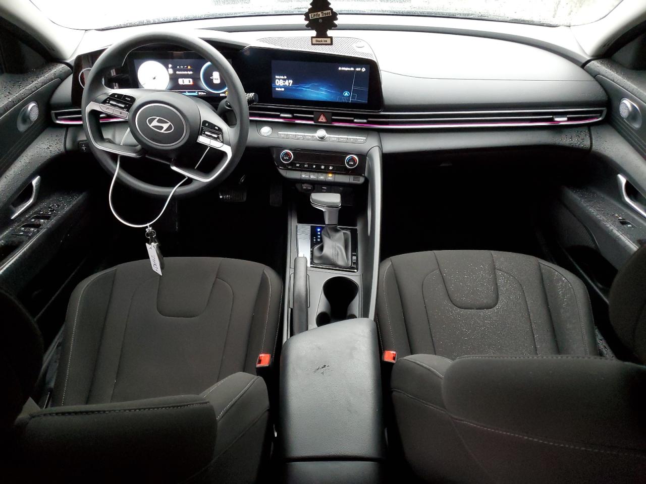 2024 Hyundai Elantra - Image 8