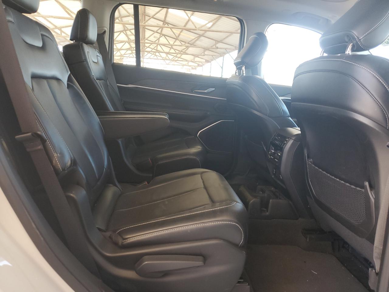 2021 Jeep Grand Cherokee - Image 11