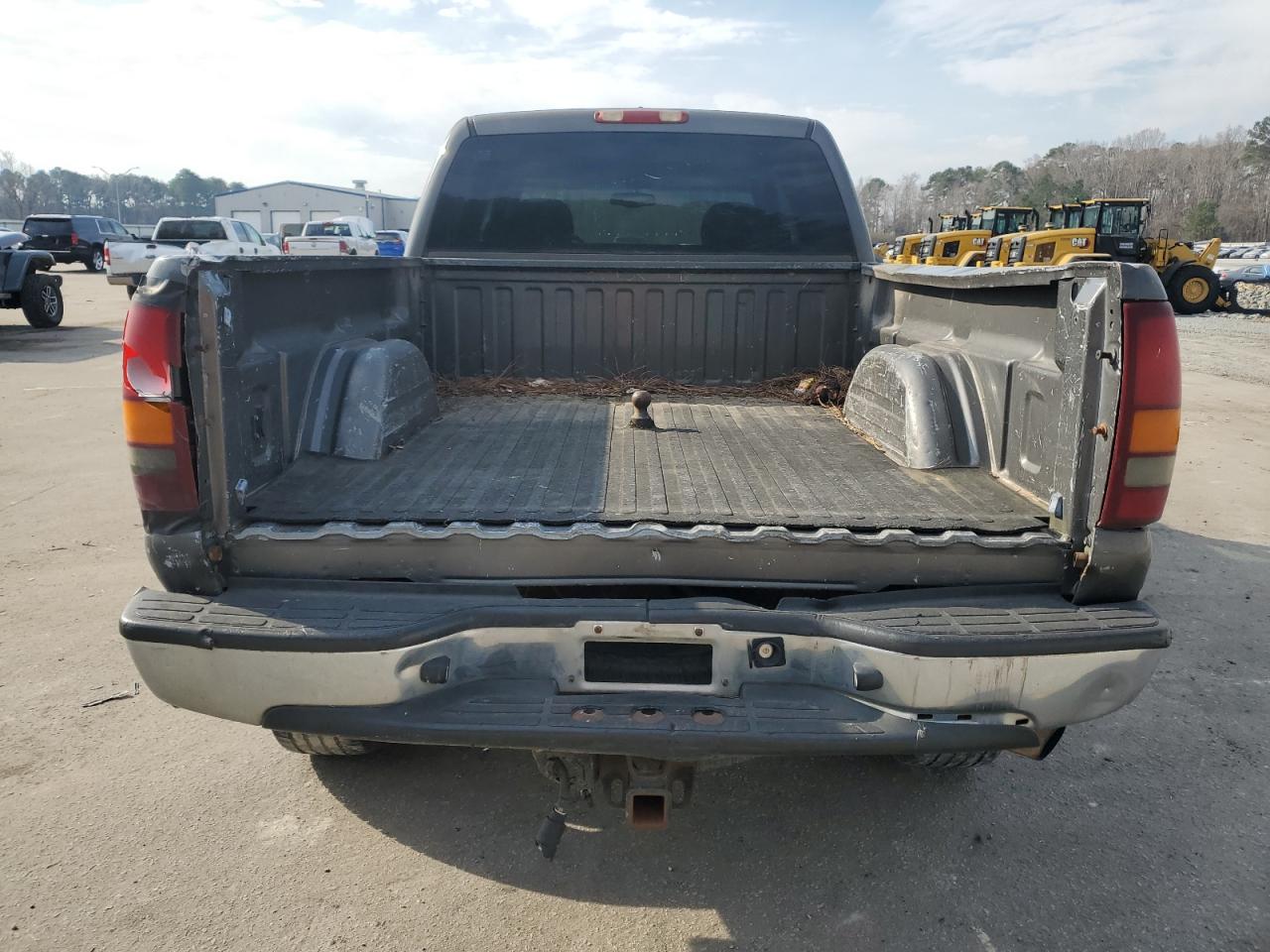 2002 GMC Sierra - Image 6