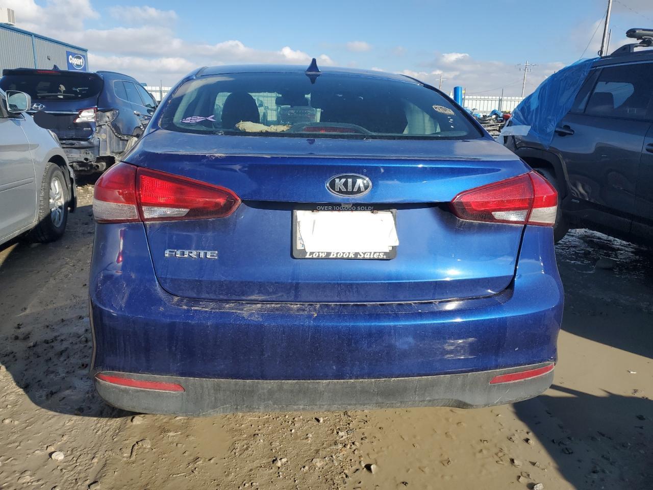 2017 Kia Forte - Image 6