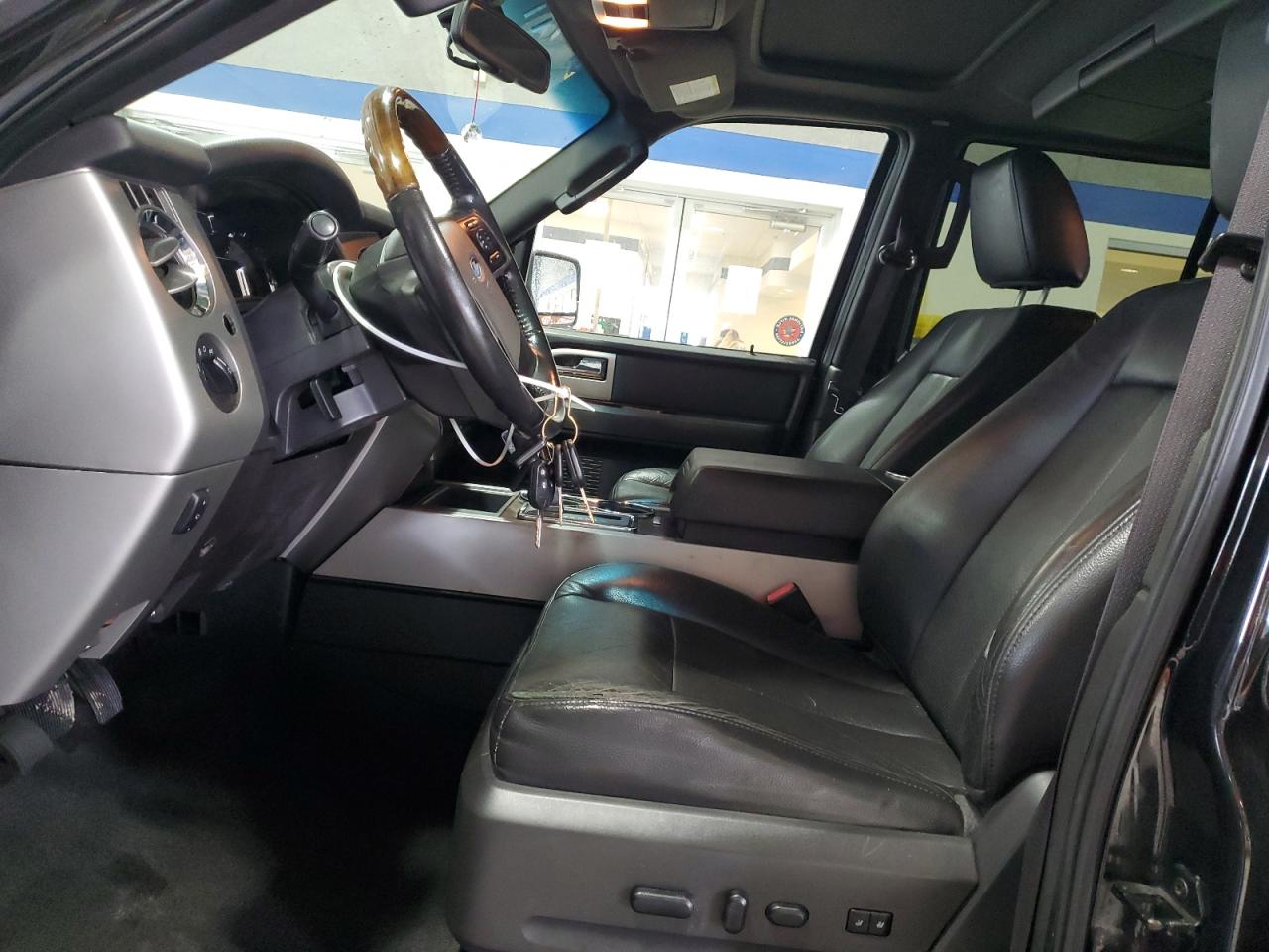 2010 Ford Expedition - Image 7