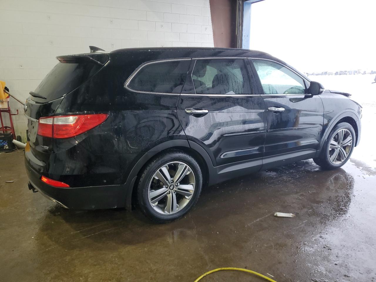 2015 Hyundai Santa Fe - Image 3