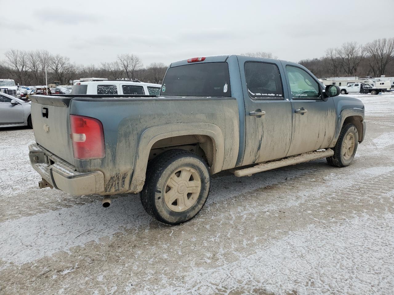 2009 Chevrolet Silverado - Image 3