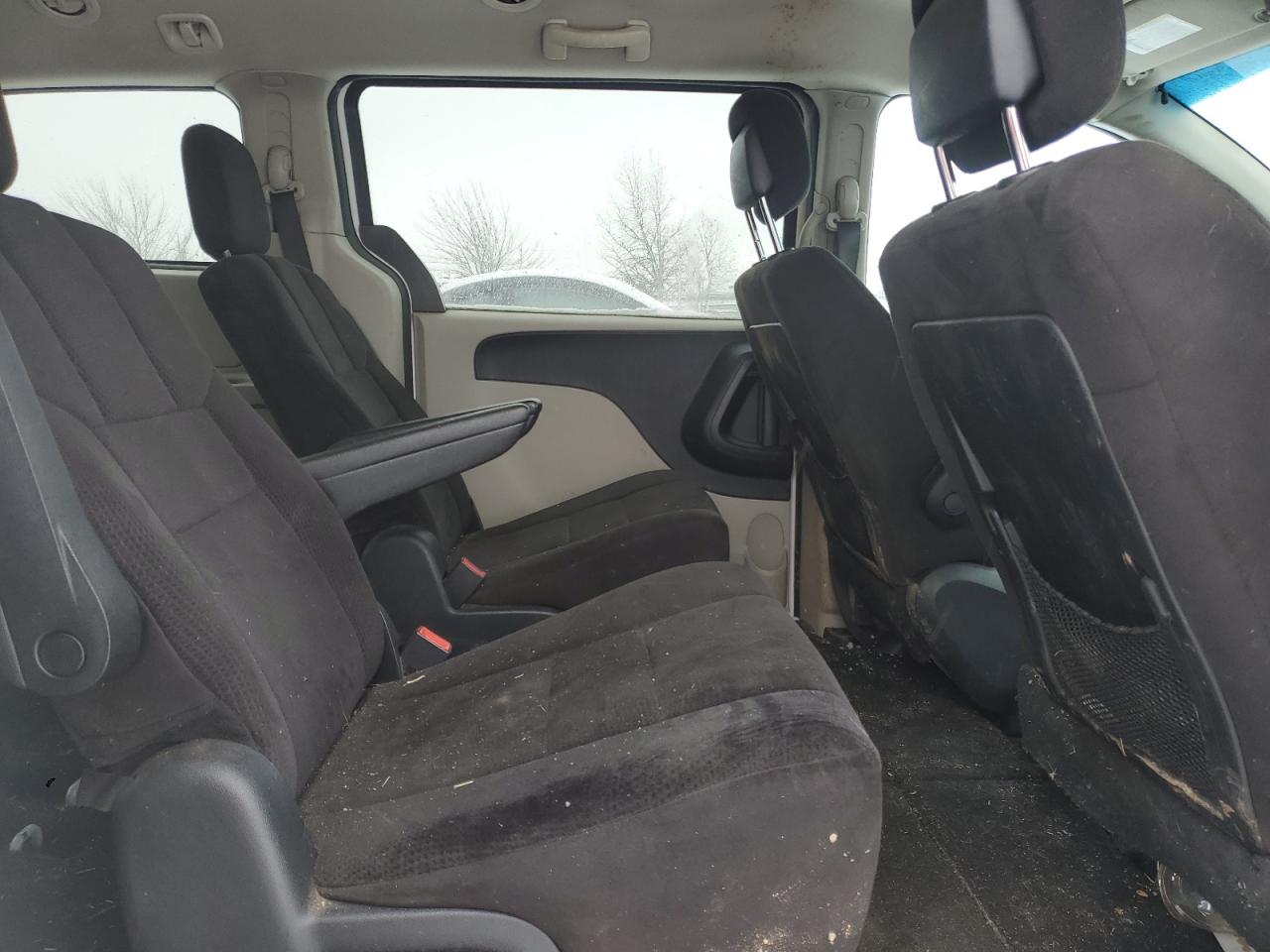 2013 Dodge Caravan - Image 11