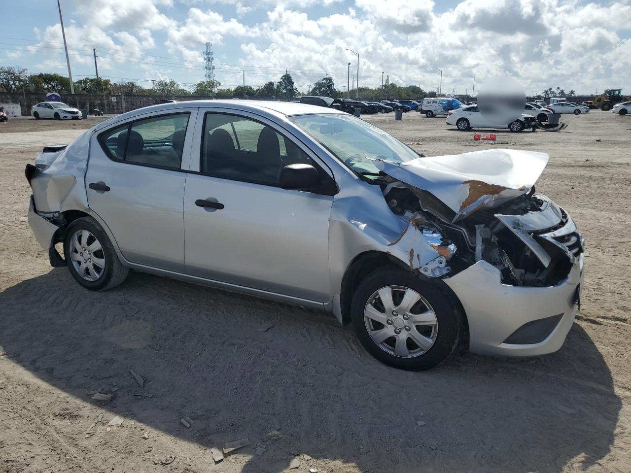 2015 Nissan Versa - Image 4