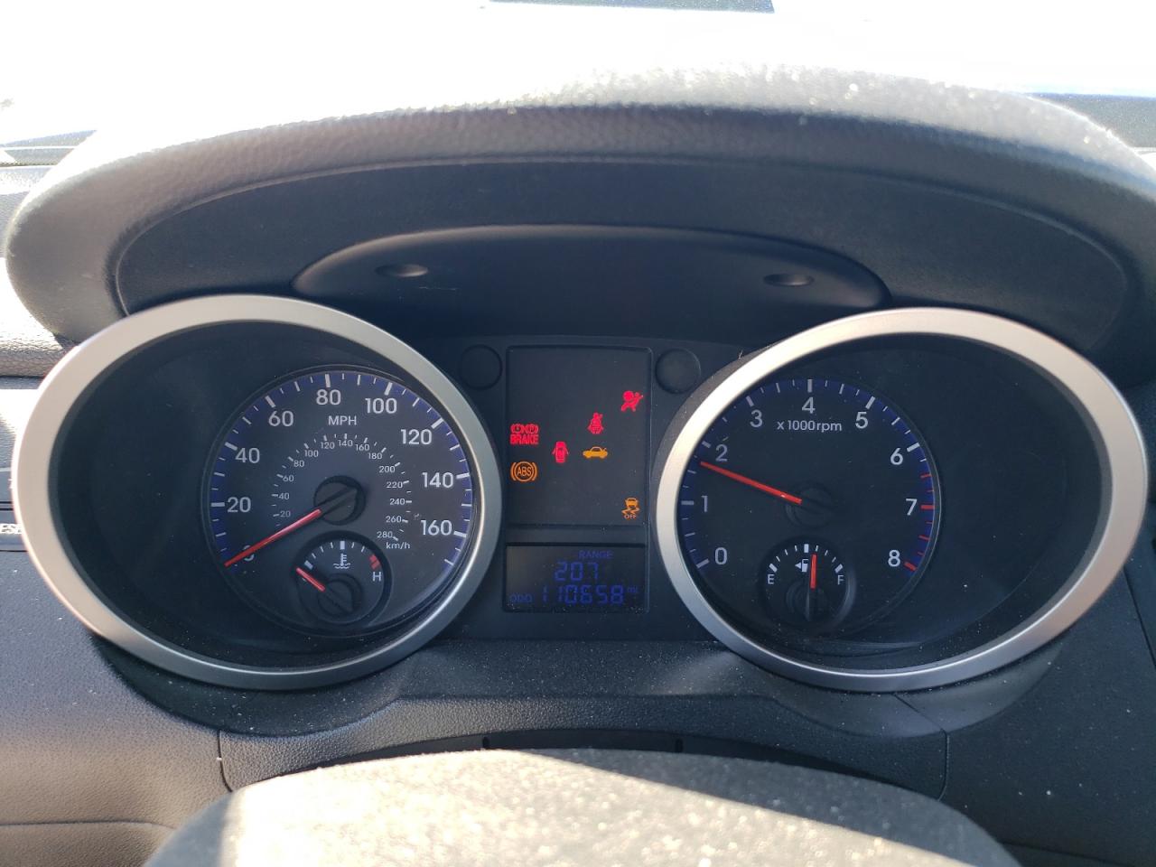 2010 Hyundai Genesis - Image 9