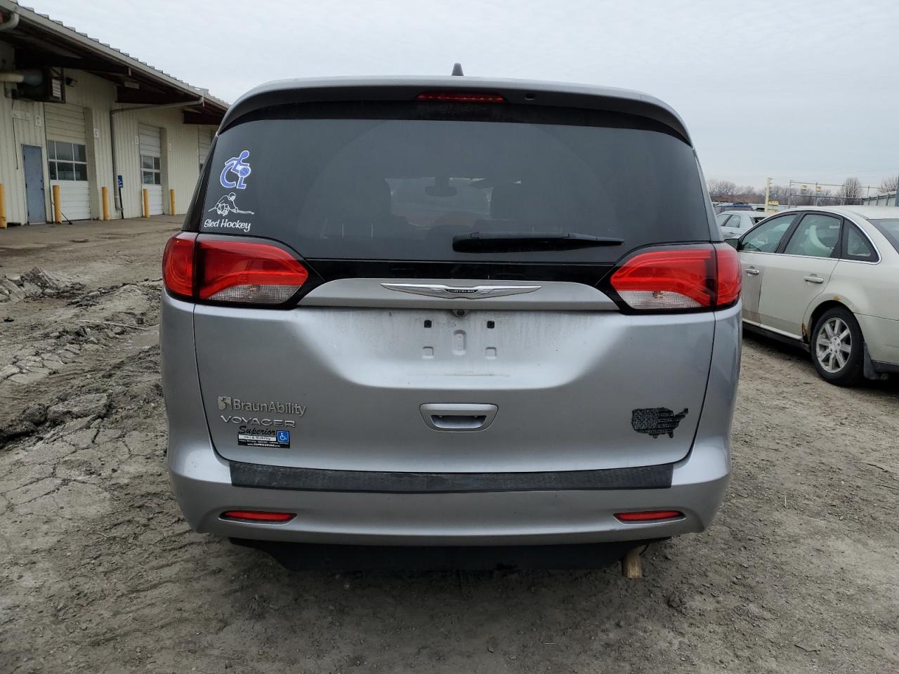 2021 Chrysler Voyager - Image 6