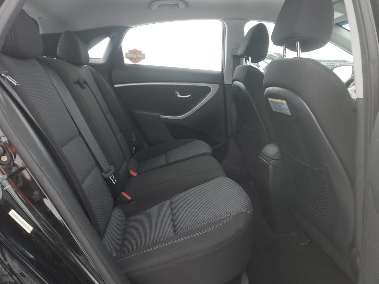 2013 Hyundai Elantra - Image 10
