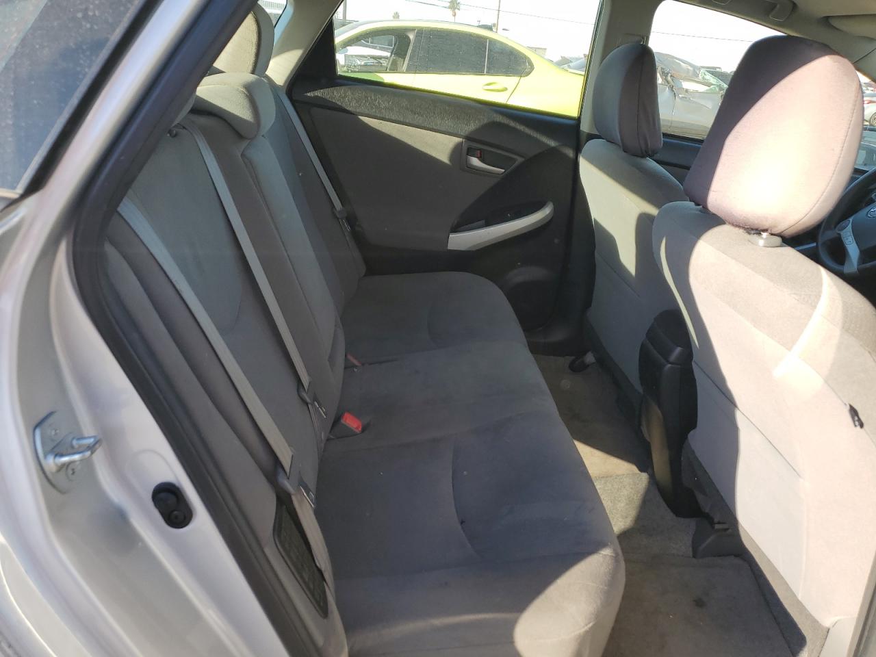2015 Toyota Prius - Image 10