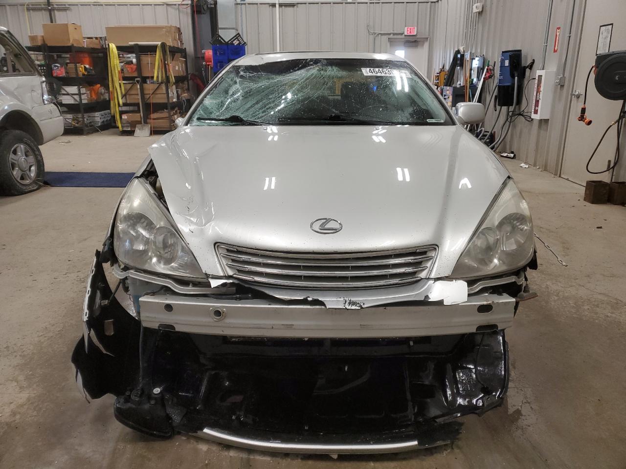 2004 Lexus ES - Image 5