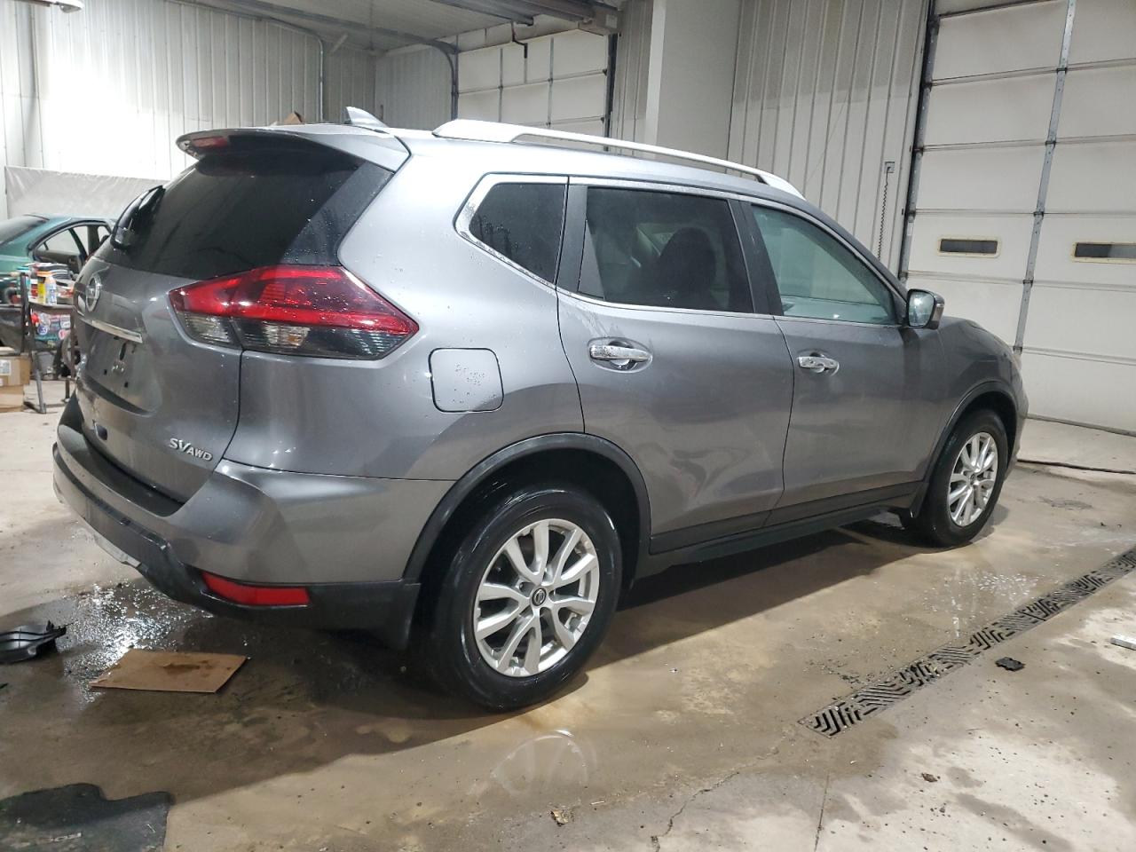 2018 Nissan Rogue - Image 3