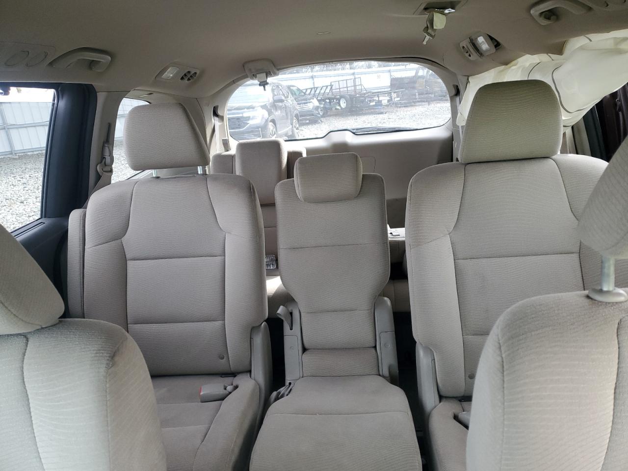 2011 Honda Odyssey - Image 10