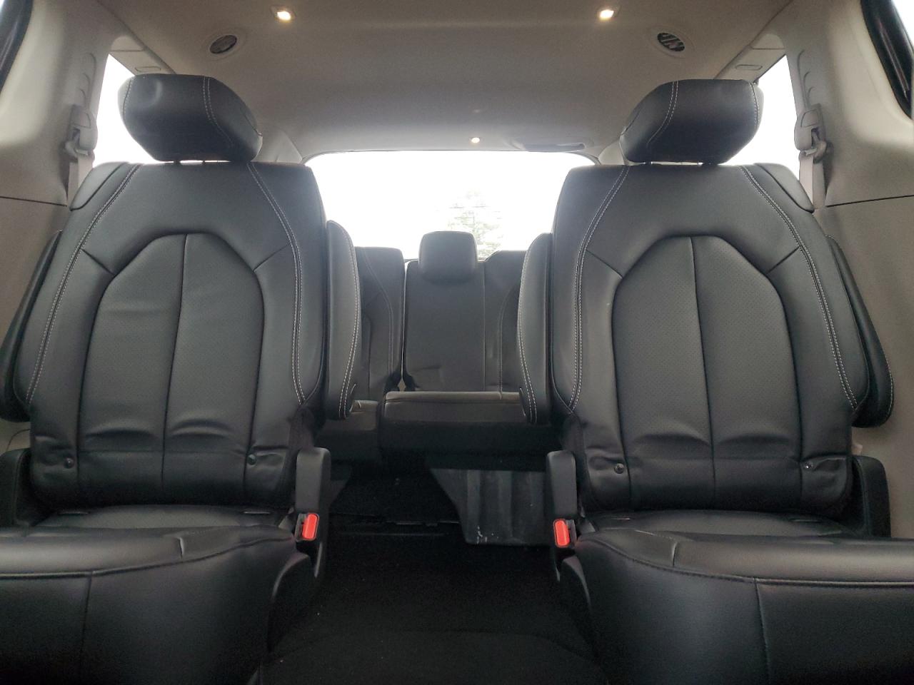 2022 Chrysler Pacifica - Image 10