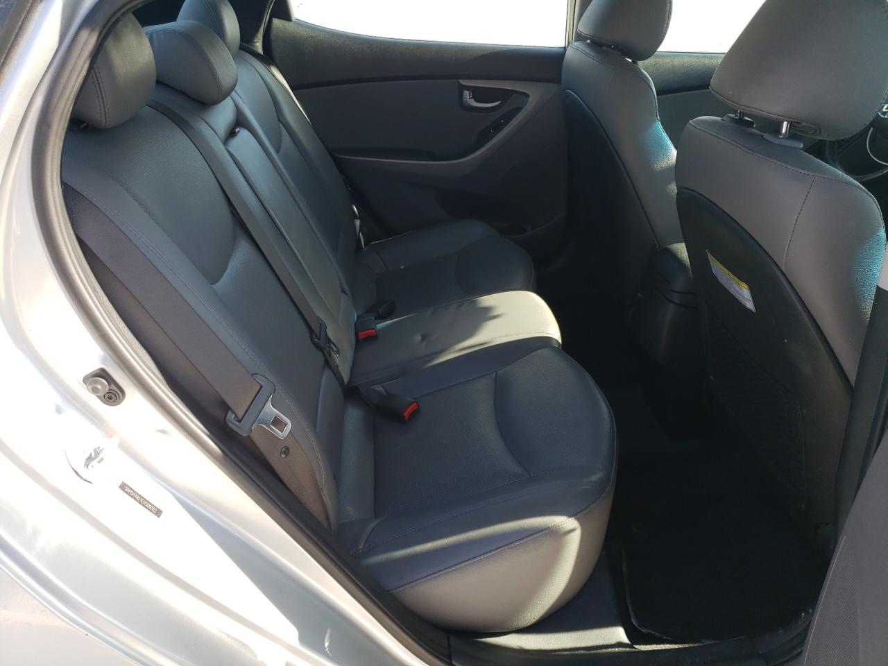 2014 Hyundai Elantra - Image 10