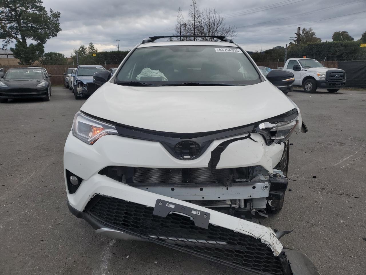 2016 Toyota RAV 4 - Image 5