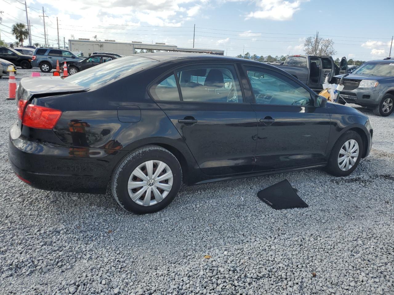 2014 Volkswagen Jetta - Image 3