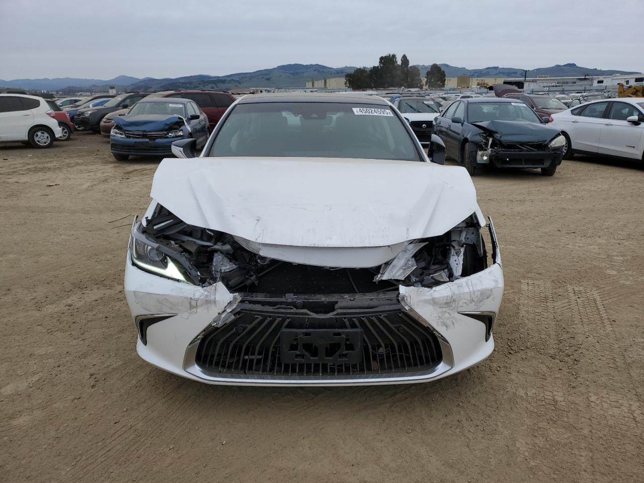 2019 Lexus ES - Image 5