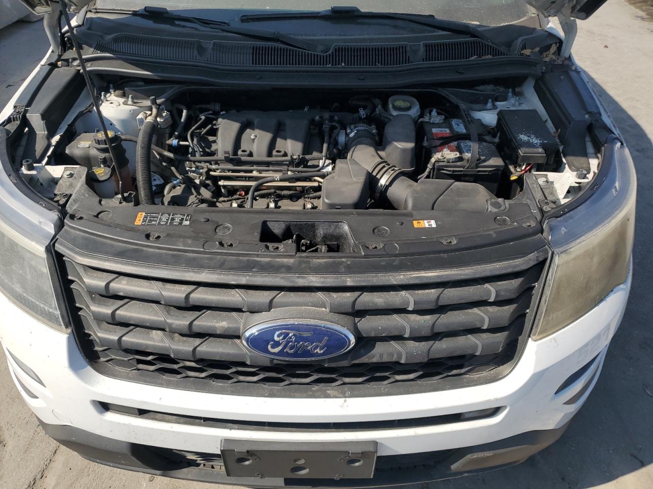 2017 Ford Explorer - Image 12