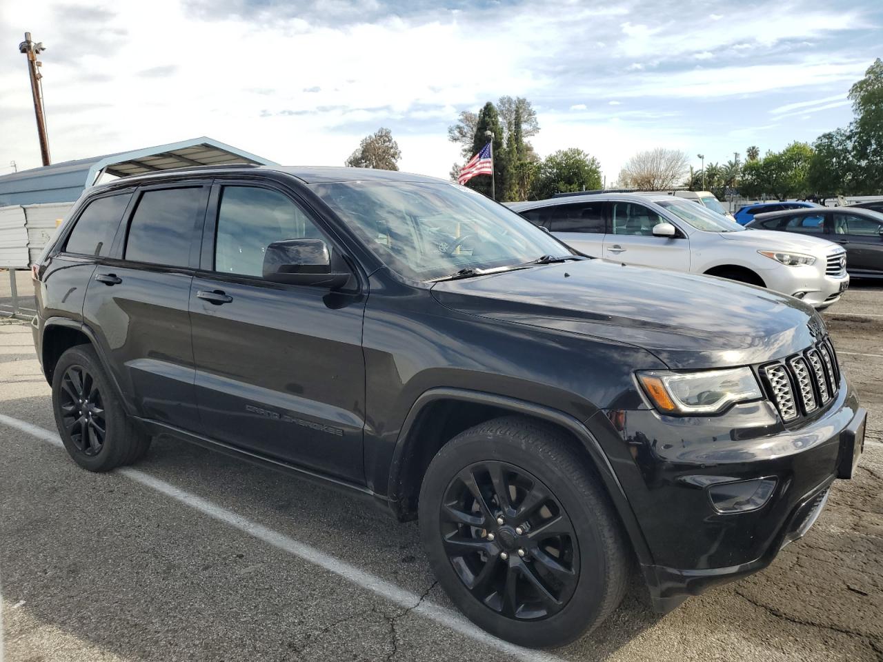 2020 Jeep Grand Cherokee - Image 4