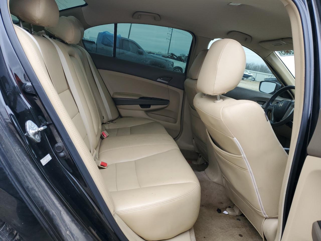 2009 Honda Accord - Image 11