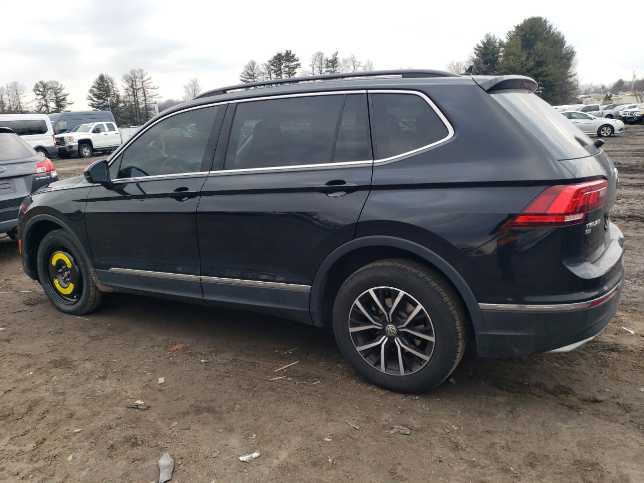 2021 Volkswagen Tiguan - Image 2