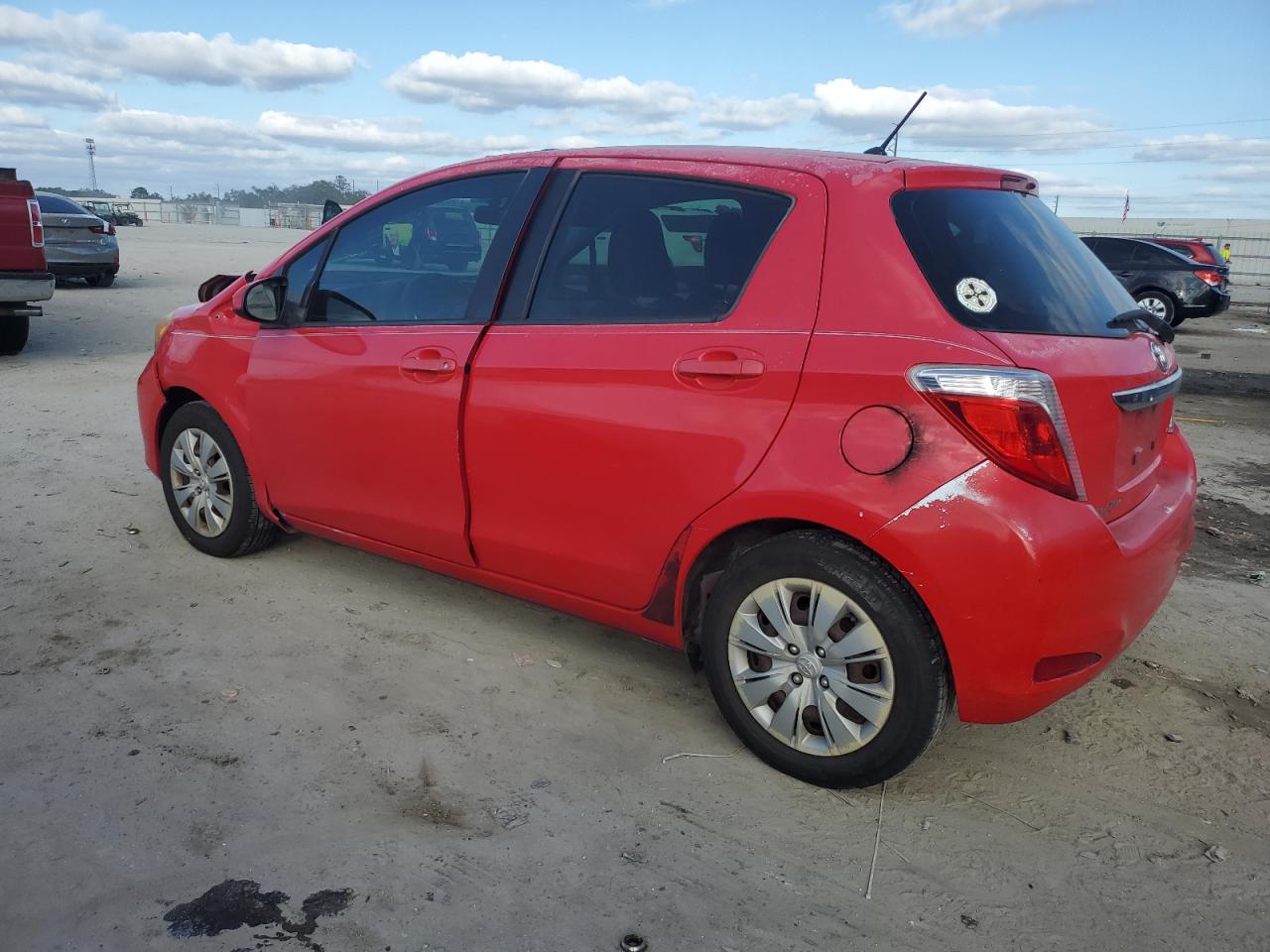 2012 Toyota Yaris - Image 2