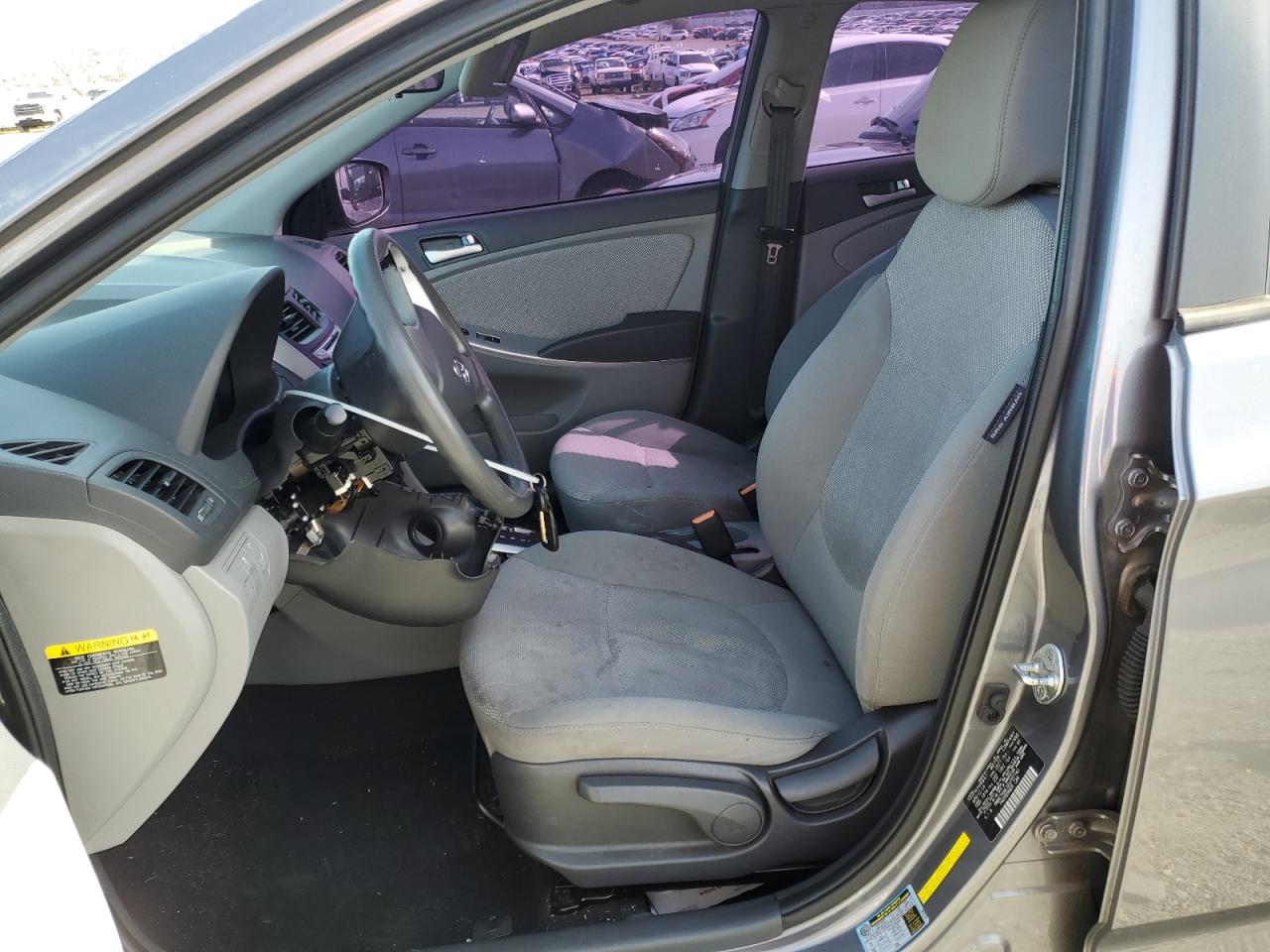 2014 Hyundai Accent - Image 7
