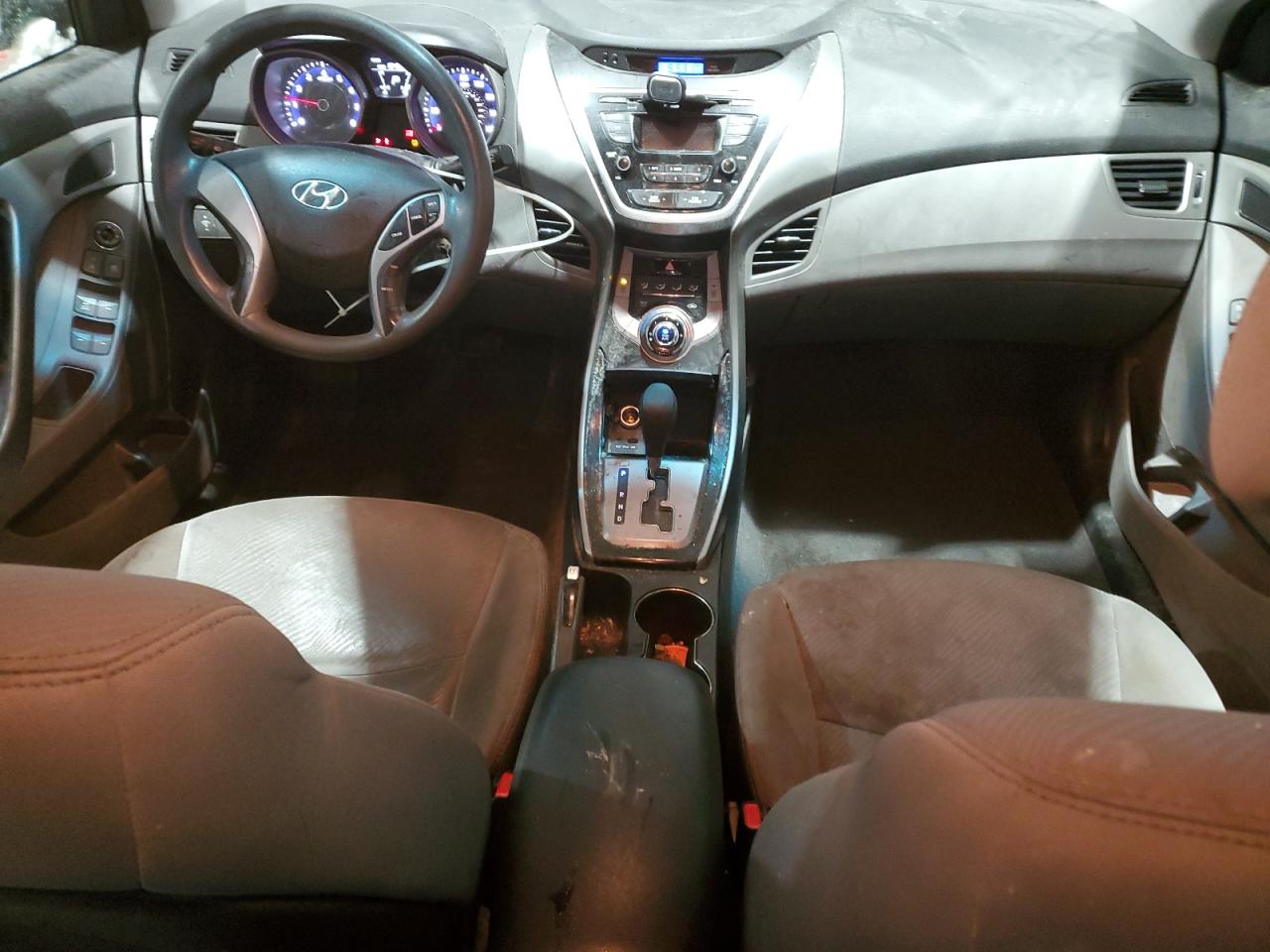 2013 Hyundai Elantra - Image 8