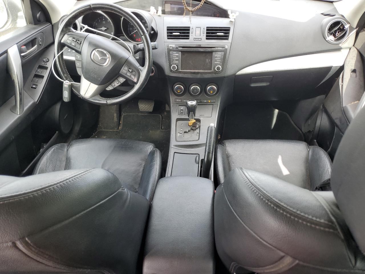 2013 Mazda 3 - Image 8
