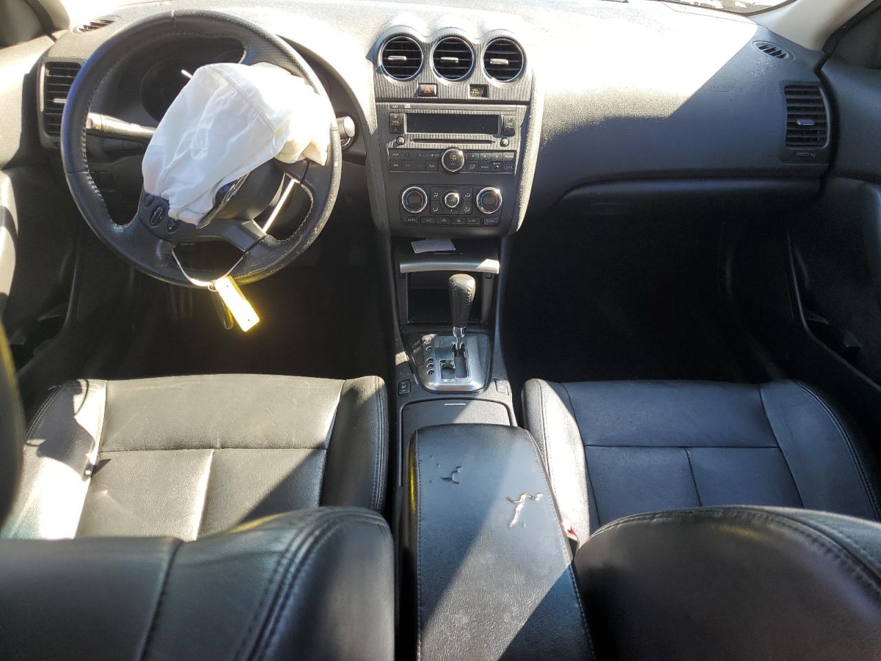 2010 Nissan Altima - Image 8