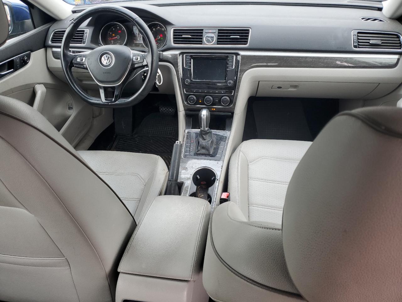 2016 Volkswagen Passat - Image 8