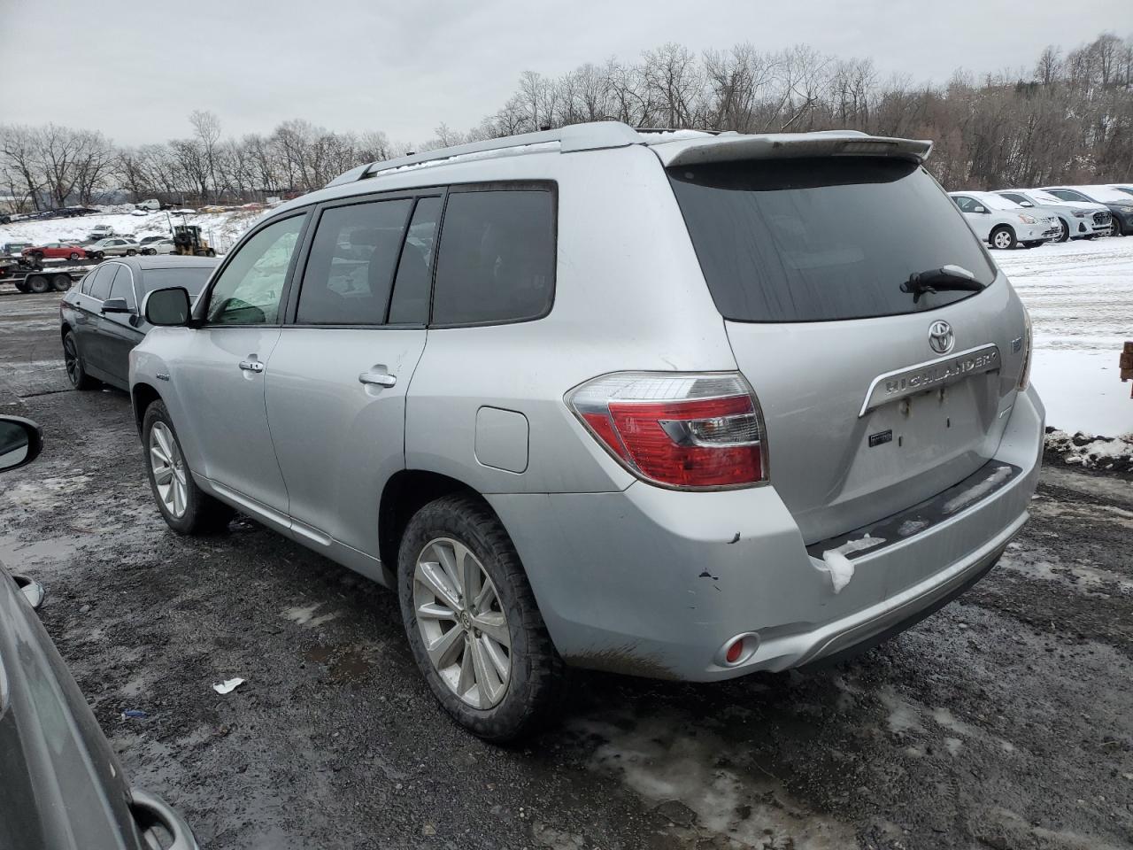 2010 Toyota Highlander - Image 2