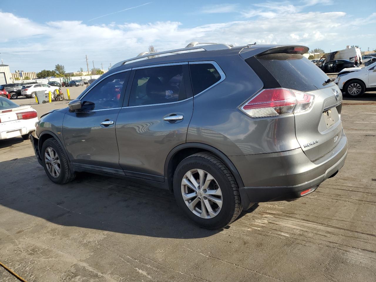 2014 Nissan Rogue - Image 2