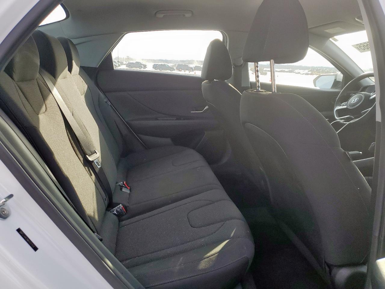 2021 Hyundai Elantra - Image 10