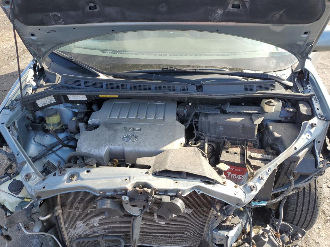 2010 Toyota Sienna - Image 13