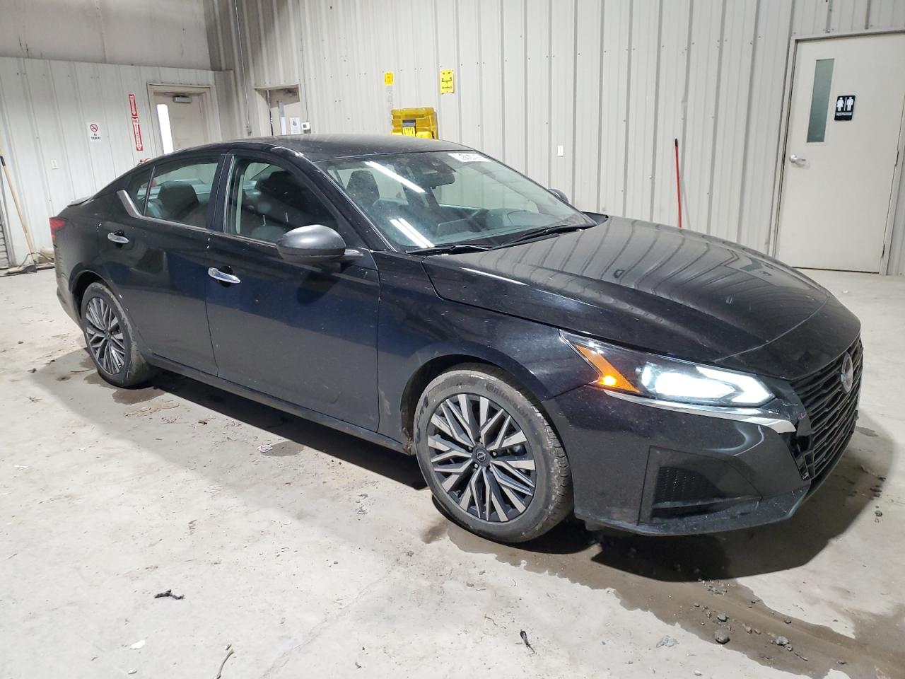2024 Nissan Altima - Image 4