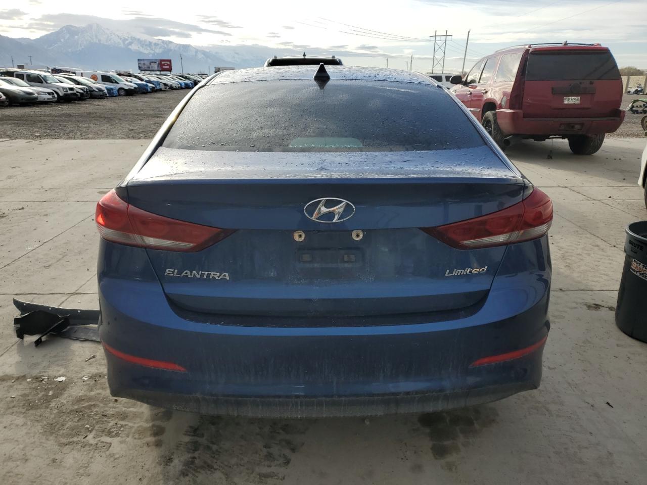 2017 Hyundai Elantra - Image 6