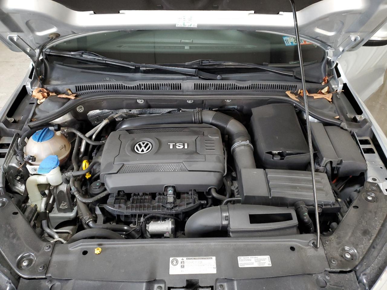 2014 Volkswagen Jetta - Image 11
