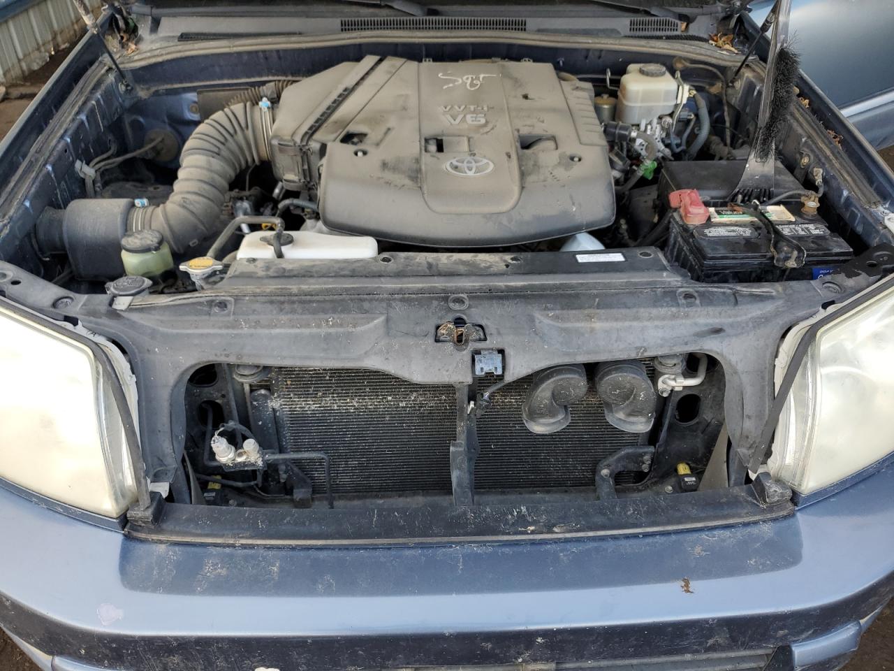 2005 Toyota 4Runner - Image 12