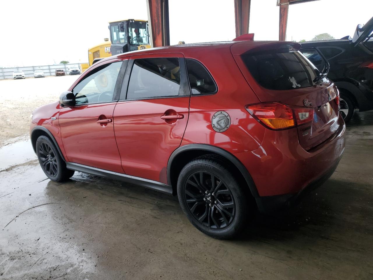 2017 Mitsubishi Outlander - Image 2