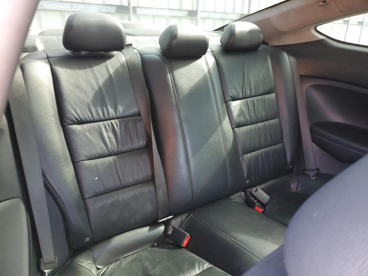 2010 Honda Accord - Image 11