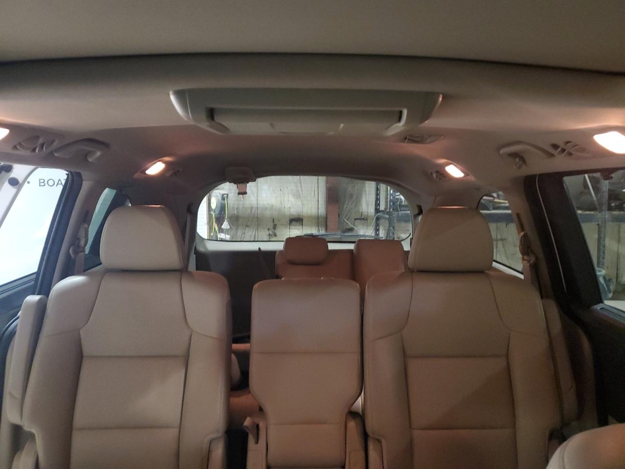 2016 Honda Odyssey - Image 10