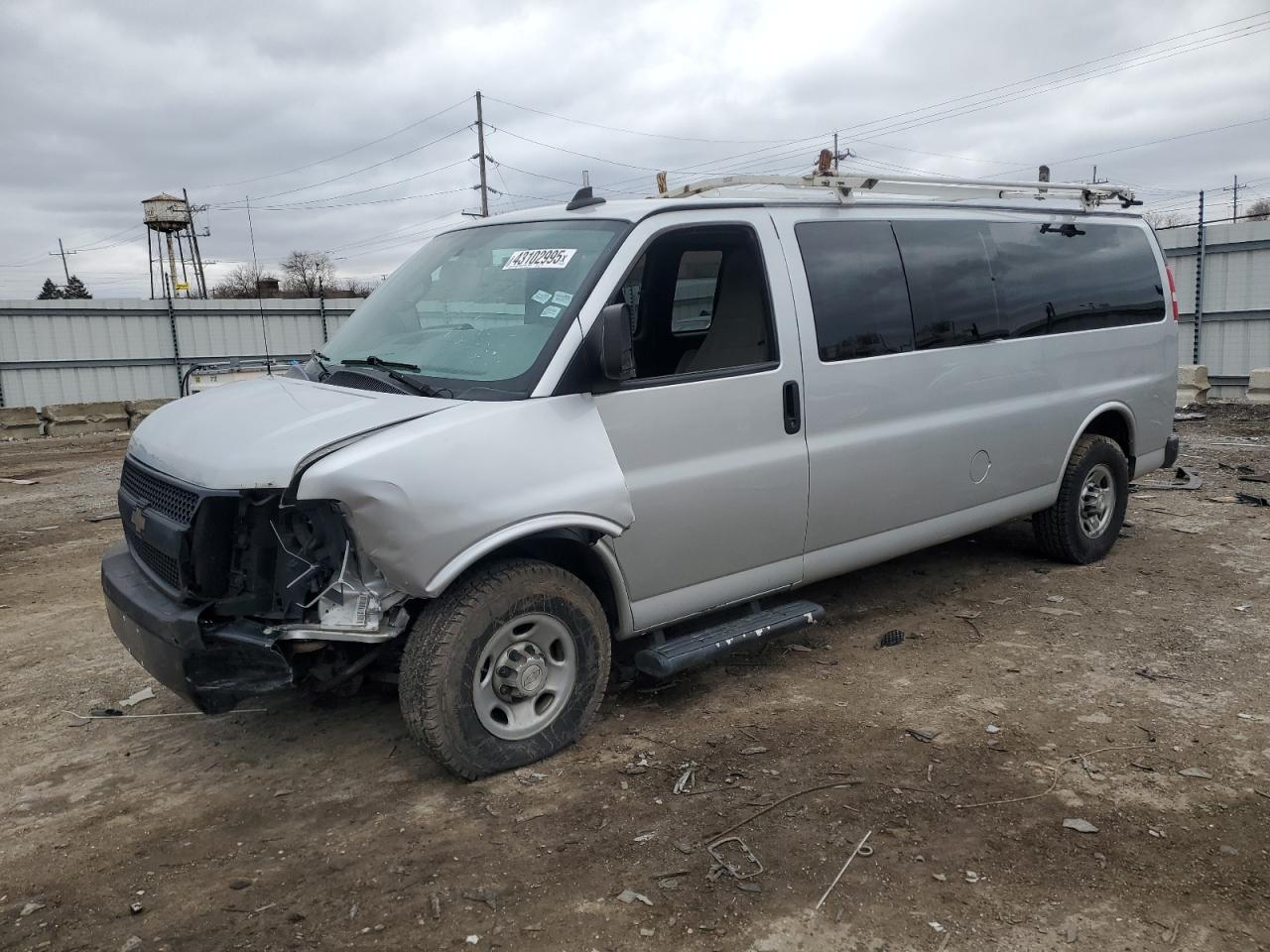 2017 Chevrolet Express G3500 Ls for Sale in Chicago Heights, IL - Front End