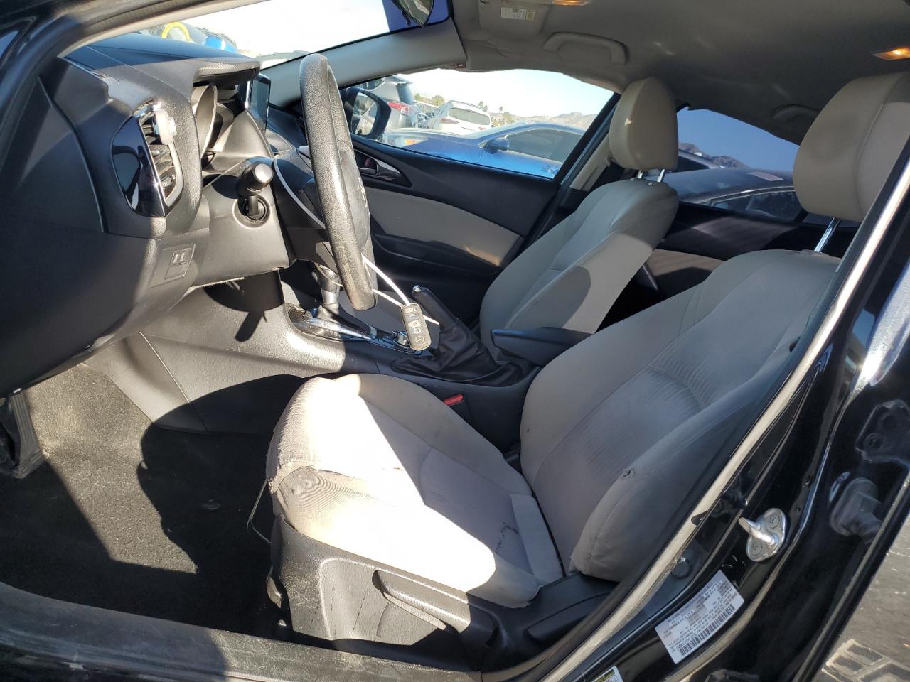2015 Mazda 3 - Image 7