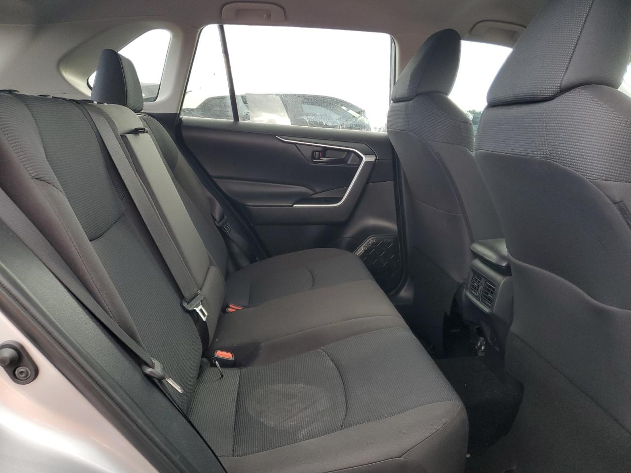 2024 Toyota RAV 4 - Image 11