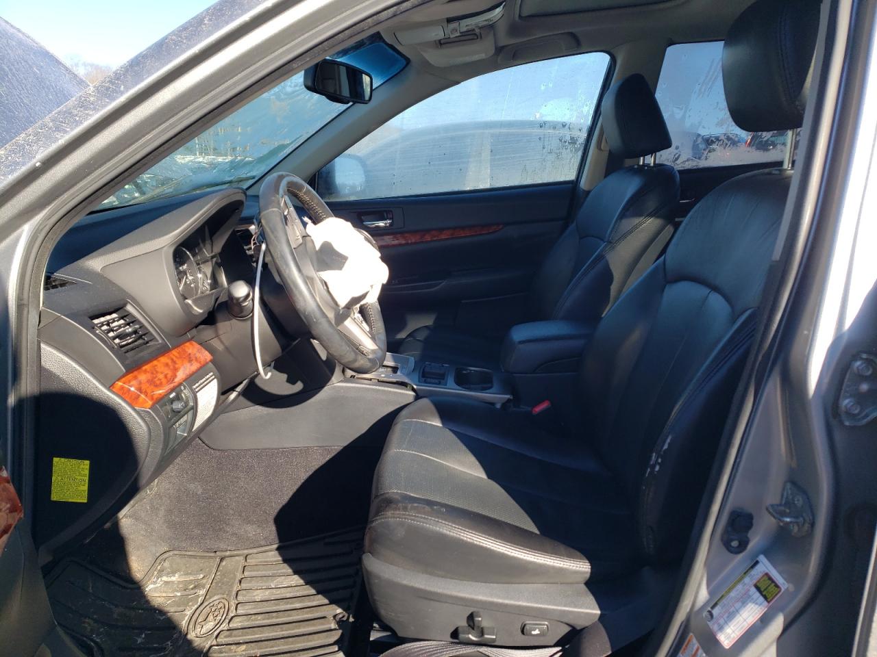 2010 Subaru Outback - Image 7