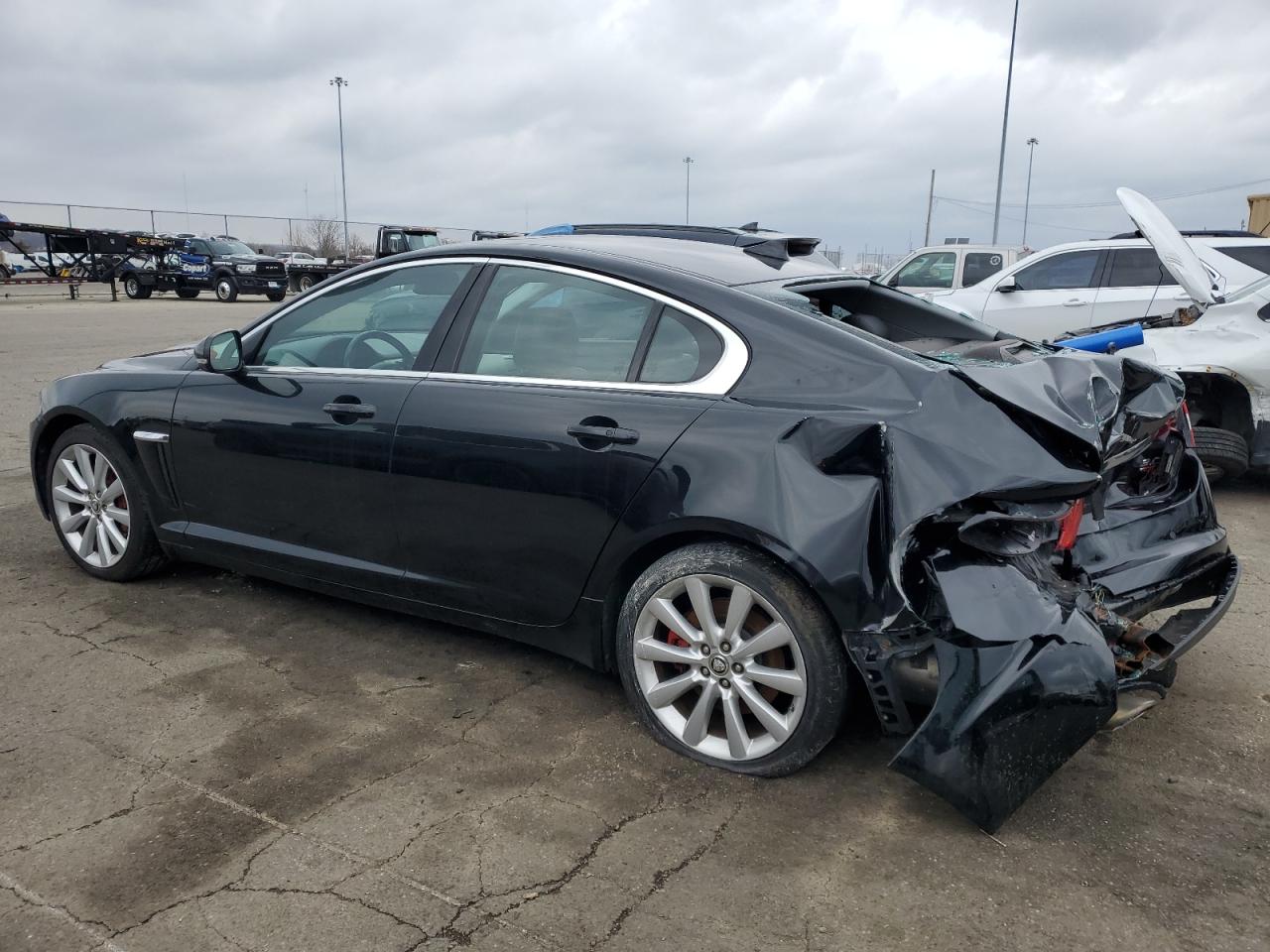 2013 Jaguar XF - Image 2
