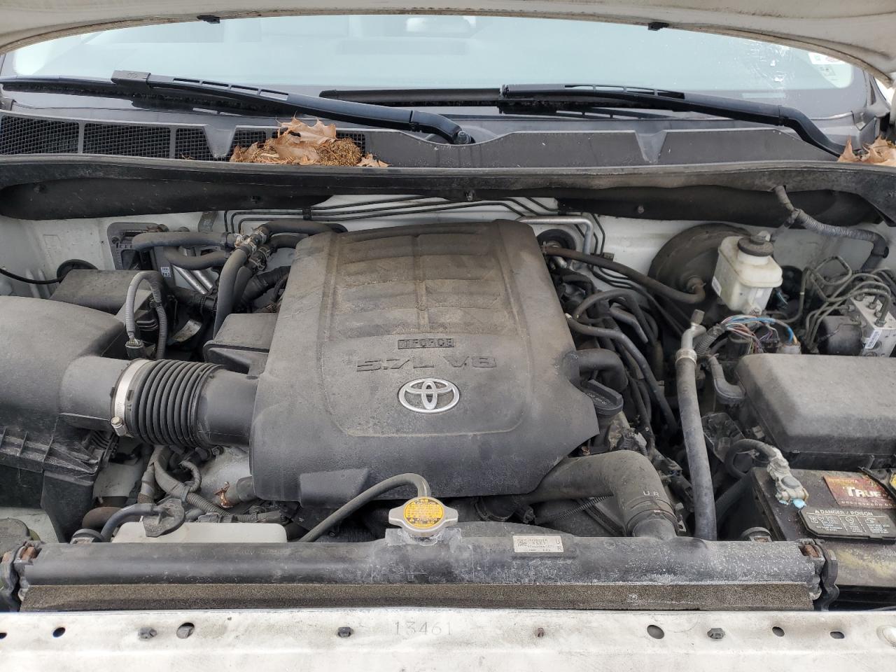 2015 Toyota Sequoia - Image 13