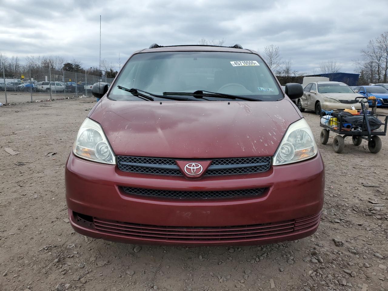 2004 Toyota Sienna - Image 5