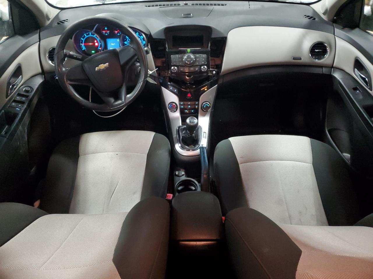 2011 Chevrolet Cruze - Image 8